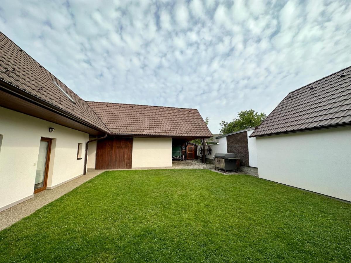 Villa U Nas Na Chalupe à Borovany  Extérieur photo